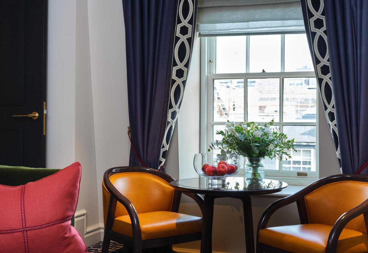 The Mayfair Townhouse - An Iconic Luxury Hotel London Eksteriør bilde A suite at the hotel