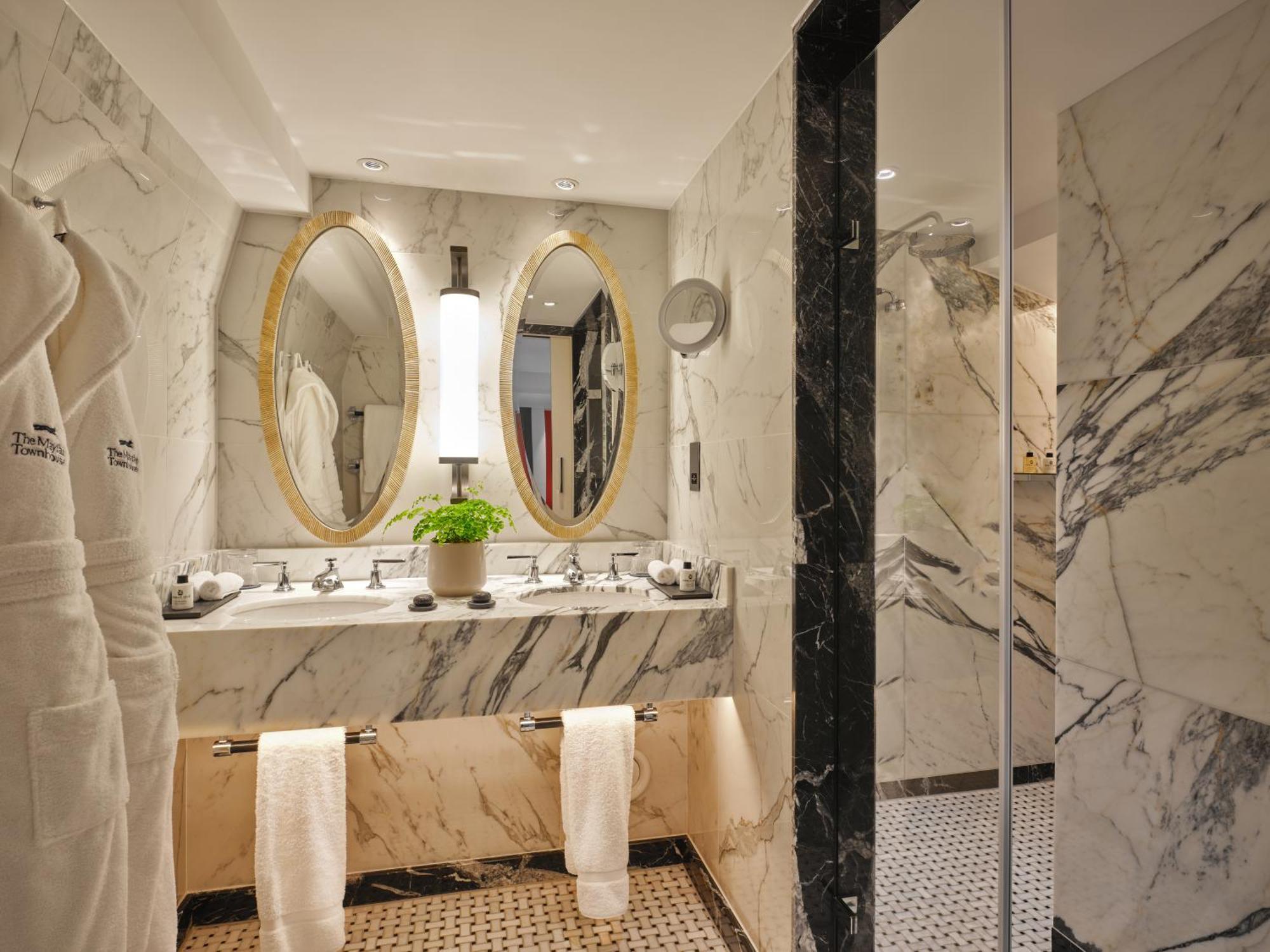 The Mayfair Townhouse - An Iconic Luxury Hotel London Eksteriør bilde Bathroom