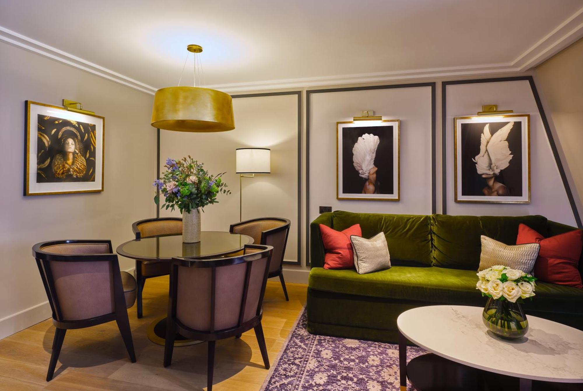 The Mayfair Townhouse - An Iconic Luxury Hotel London Eksteriør bilde A suite at the hotel