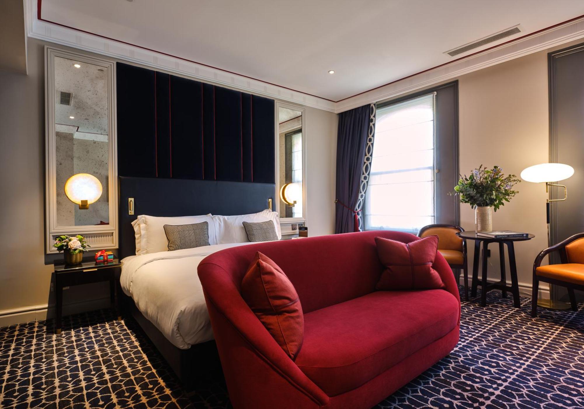 The Mayfair Townhouse - An Iconic Luxury Hotel London Eksteriør bilde A suite at the hotel